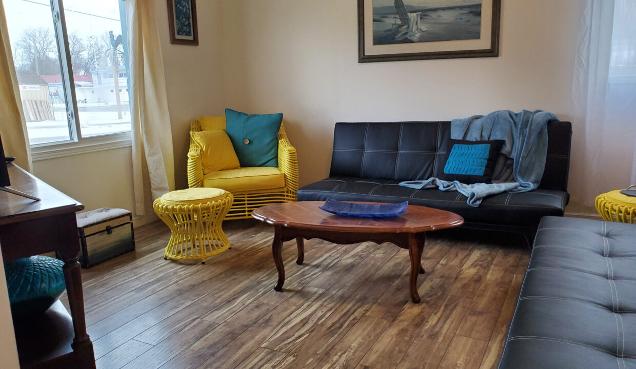 25 ROBINSON Street Port Burwell, Ontario The PLC Real Estate Team