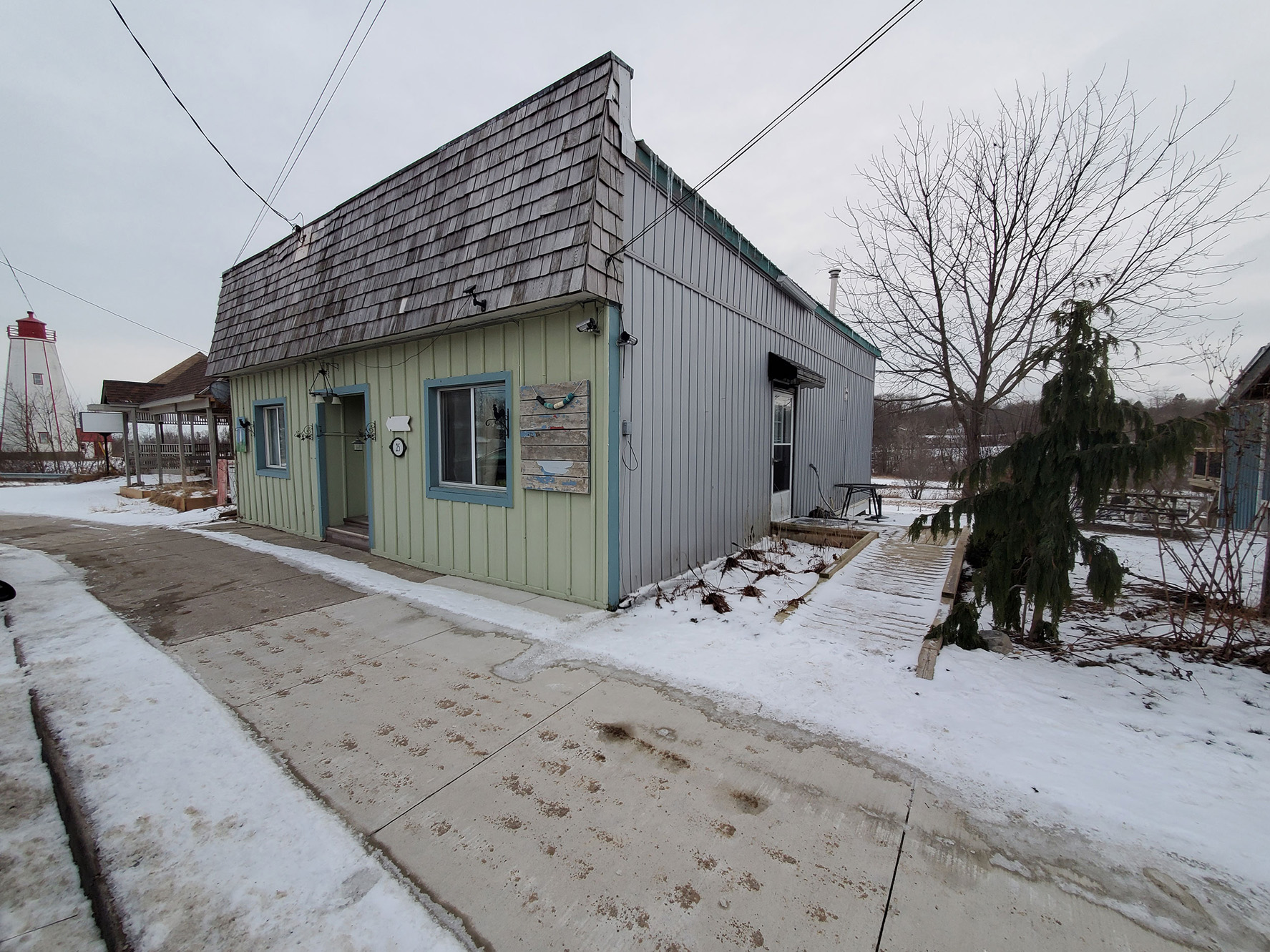 25 ROBINSON Street Port Burwell, Ontario The PLC Real Estate Team