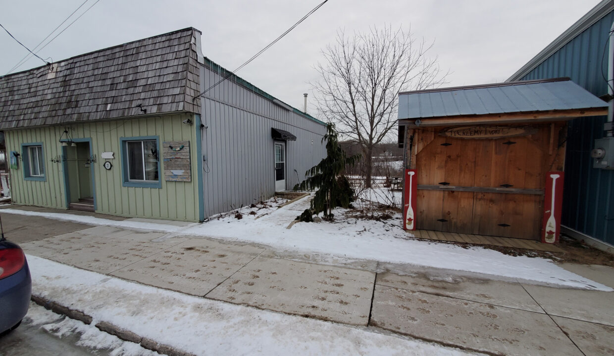 25 ROBINSON Street Port Burwell, Ontario The PLC Real Estate Team